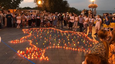 У рамках "Вишиванкового фестивалю" в Одесі пройшла акція пам'яті У рамках "Вишиванкового фестивалю" в Одесі пройшла акція пам'яті