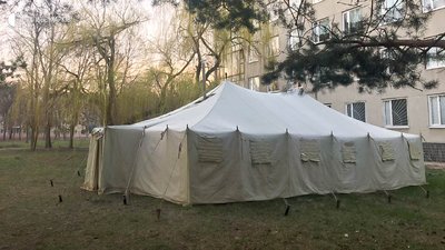 На Харківщині розгорнули намети для прийому хворих на COVID-19