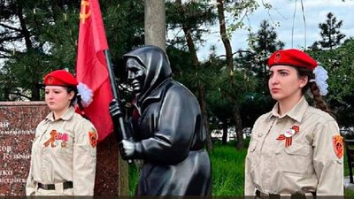 Окупаційна влада на Херсонщині намагається "втягнути" молодь до проросійських організацій