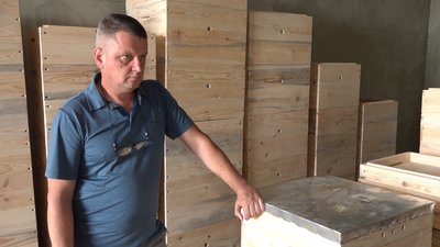 Релоковане з Донеччини підприємство виготовляє на Черкащині вулики, рамки та інвентар для бджолярів