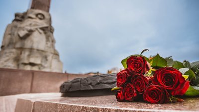 78-ма річниця визволення України від нацистських загарбників. У Дніпрі вшанували пам`ять загиблих 78-ма річниця визволення України від нацистських загарбників. У Дніпрі вшанували пам`ять загиблих