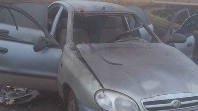 автівка, в яку влучив дрон