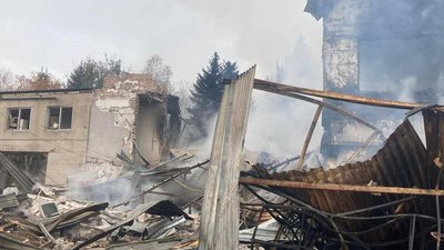 Російські військові обстріляли житловий квартал Запоріжжя Російські військові обстріляли житловий квартал Запоріжжя