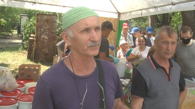 Де у Запоріжжі вимушені переселенці можуть отримати їжу Де у Запоріжжі вимушені переселенці можуть отримати їжу