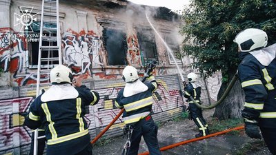 У Подільському районі Києва сталася пожежа у відселеній будівлі 1830-х років