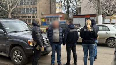 Фіктивне громадянство Болгарії, незаконний виїзд за кордон
