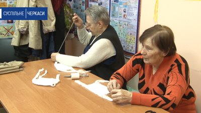 Черкаський комітет самоорганізації шиє марлеві маски Черкаський комітет самоорганізації шиє марлеві маски