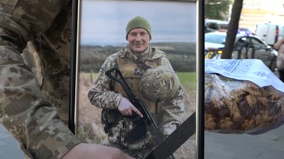 У Житомирі попрощалися з двома загиблими військовими – Віктором Кучуком та Іваном Лук’янчуком У Житомирі попрощалися з двома загиблими військовими – Віктором Кучуком та Іваном Лук’янчуком