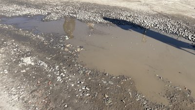 "Нам потрібен нормальний ремонт": жителі вулиці у Гожулах Полтавської ТГ скаржаться на стан дороги "Нам потрібен нормальний ремонт": жителі вулиці у Гожулах Полтавської ТГ скаржаться на стан дороги