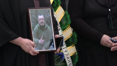 Загинув на першій лінії фронту: у Рівному попрощались з військовим Василем Лісовським Загинув на першій лінії фронту: у Рівному попрощались з військовим Василем Лісовським