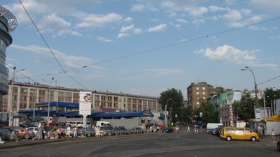 Поліція не знайшла вибухонебезпечних речовин у підозрілому предметі на "Лук'янівській" у Києві