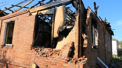 Російські окупанти поцілили в приватний будинок у Харкові Російські окупанти поцілили в приватний будинок у Харкові