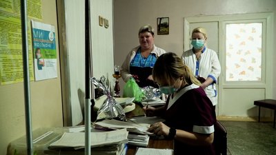 Потрапили під "Гради" в Херсоні: чернігівські волонтери доставили дітям подарунки до Дня Святого Миколая Потрапили під "Гради" в Херсоні: чернігівські волонтери доставили дітям подарунки до Дня Святого Миколая