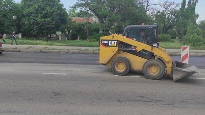 Триває ремонт ділянки автодороги М-14, що проходить через Миколаїв Триває ремонт ділянки автодороги М-14, що проходить через Миколаїв