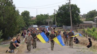 На Одещині попрощалися з 23-річним військовим пілотом На Одещині попрощалися з 23-річним військовим пілотом
