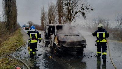На дорозі у Ковелі горить бус
