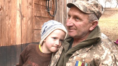 "Разом і до перемоги". Історія прикарпатського волонтера Дмитра Малковича "Разом і до перемоги". Історія прикарпатського волонтера Дмитра Малковича
