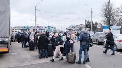 На Буковині в пункті пропуску "Порубне" дві тисячі авто та піша черга