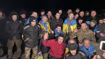 Перші кадри найбільшого обміну військовополонених. СУСПІЛЬНЕ | ВІДЕОНОВИНИ