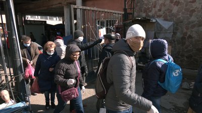 Івано-Франківський центральний ринок працює в нових умовах карантину Івано-Франківський центральний ринок працює в нових умовах карантину