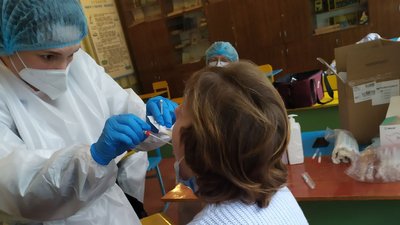 В одному з ліцеїв Луцького району – спалах COVID-19. Виявили 25 недужих