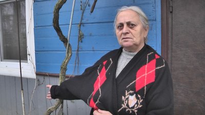 Місяць пісня ракетних ударів у Луцьку: в одному з пошкоджених будинків почали відновлювати дах Місяць пісня ракетних ударів у Луцьку: в одному з пошкоджених будинків почали відновлювати дах
