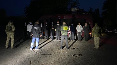 На Одещині затримали хасидів, які ховали свої документи від прикордонників - ДПСУ На Одещині затримали хасидів, які ховали свої документи від прикордонників - ДПСУ