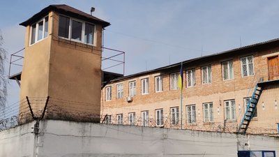 У виправній колонії на Волині отруїлися двоє в'язнів, один - помер