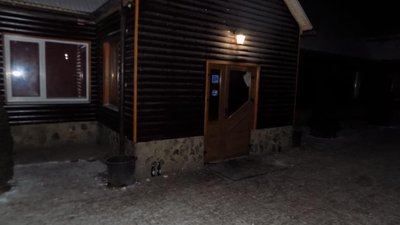 Конфлікт у барі: житель села на Закарпатті облив громадянина Латвії бензином і підпалив