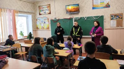 Офіцер громади в школі на Кордоні із Білоруссю на Волині
