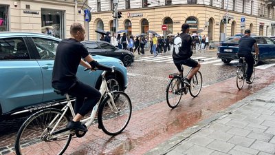 Велодоріжка на вулиці Словацького