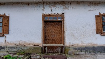У Кропивницькому просять фотографувати декоративну плитку на старих будинках У Кропивницькому просять фотографувати декоративну плитку на старих будинках