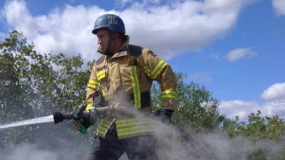 Армія РФ продовжує обстріли житлових будинків Миколаївщини. Сталося пожежа Армія РФ продовжує обстріли житлових будинків Миколаївщини. Сталося пожежа