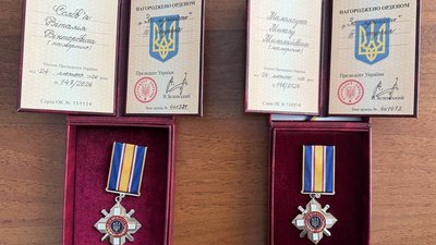 Ордени "За мужність" ІІІ ступеня, якими відзначили Віталія Солов’я та Миколу Маланчука