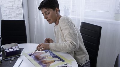За час війни одеська художниця продала понад 20 картин, гроші з яких пішли на ЗСУ. ФОТО За час війни одеська художниця продала понад 20 картин, гроші з яких пішли на ЗСУ. ФОТО