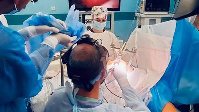 Львівські хірурги прооперували серце через 5-сантиметровий розріз Львівські хірурги прооперували серце через 5-сантиметровий розріз