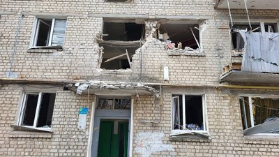 Армія РФ обстріляла Куп'янськ 26 березня: пошкоджені п'ятиповерхівка та приватний будинок