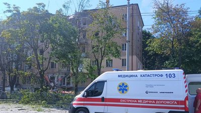 Швидка на місці удару по НЕмишлянському району