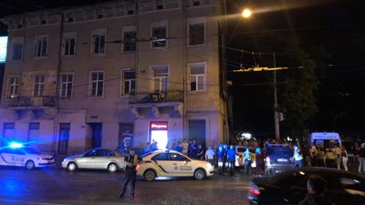 Супроводжували до лікарні дитину: у Львові трапилась ДТП за участі патрульних Супроводжували до лікарні дитину: у Львові трапилась ДТП за участі патрульних