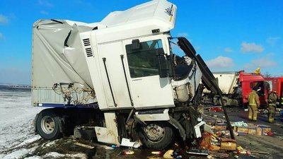 На трасі Київ – Одеса зіткнулися дві вантажівки: є загиблі На трасі Київ – Одеса зіткнулися дві вантажівки: є загиблі
