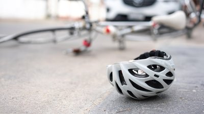 ДТП з дітьми на Чернігівщині: хлопця "підрізало" авто, дівчина врізалася в паркан