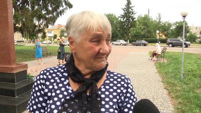 У Ружині на Житомирщині сім'ям загиблих військових вручили "Ікони пам'яті" У Ружині на Житомирщині сім'ям загиблих військових вручили "Ікони пам'яті"