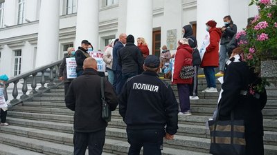 «На пенсію не наїздишся»: жителі мікрорайону Полтави вимагали повернути комунальний автобус «На пенсію не наїздишся»: жителі мікрорайону Полтави вимагали повернути комунальний автобус