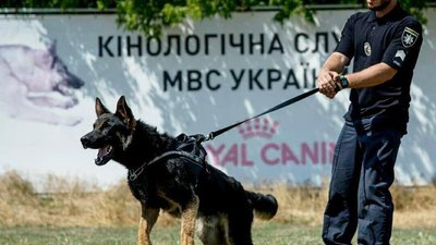 У кінологічному центрі Нацполіції Одещини службу несуть 55 собак