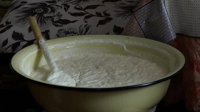 Традиції поколінь. У Молодкові на Франківщині показали, як випікають обрядовий весільний хліб Традиції поколінь. У Молодкові на Франківщині показали, як випікають обрядовий весільний хліб