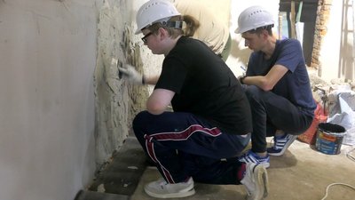 Волонтери з різних регіонів України відремонтували в Ямполі на Сумщині укриття місцевого центру дозвілля молоді Волонтери з різних регіонів України відремонтували в Ямполі на Сумщині укриття місцевого центру дозвілля молоді
