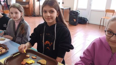 "Миколай крокує від Тернополя до Херсона": учні збирають допомогу "Миколай крокує від Тернополя до Херсона": учні збирають допомогу