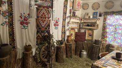 "Не лишати наше місце, де ми народились і живемо". Як житель Великої Писарівки на Сумщині створив музей борщу та сала "Не лишати наше місце, де ми народились і живемо". Як житель Великої Писарівки на Сумщині створив музей борщу та сала
