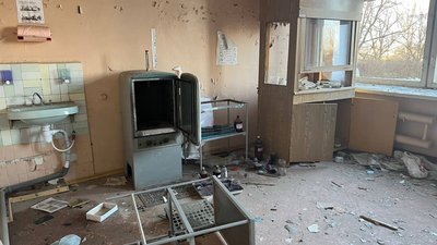 "В туалетах такого немає, як вони після себе залишили". У селищі на Херсонщині відновлюють лікарню після окупації "В туалетах такого немає, як вони після себе залишили". У селищі на Херсонщині відновлюють лікарню після окупації