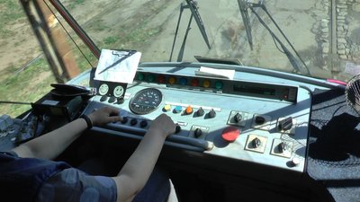 З бронежилетами та під обстрілами: як працюють миколаївські водії трамваїв в умовах війни З бронежилетами та під обстрілами: як працюють миколаївські водії трамваїв в умовах війни